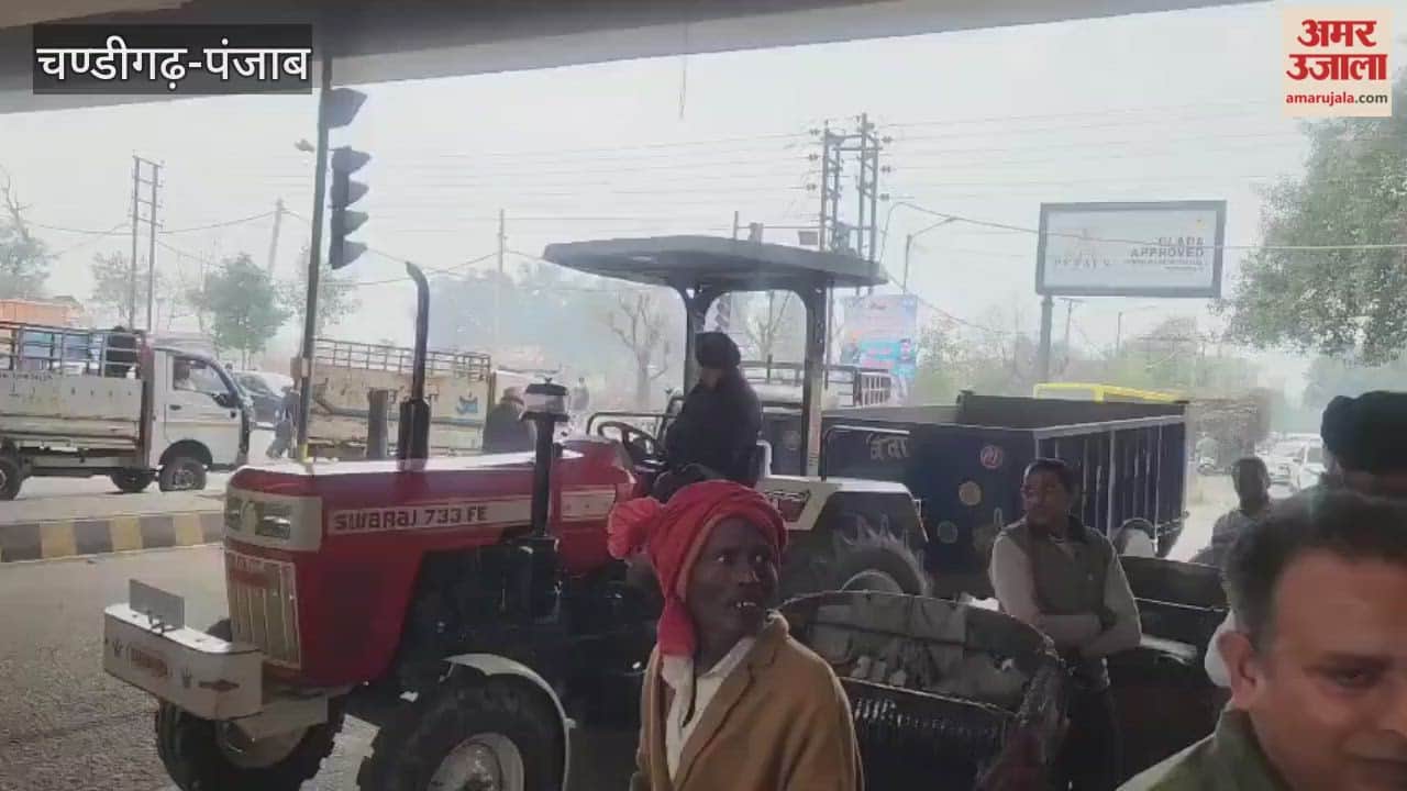 Road Safety Week Reflectors installed on vehicles in Khanna
