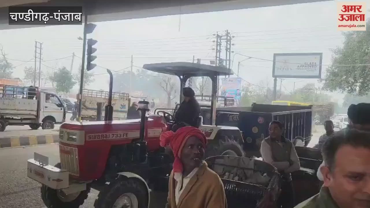 Road Safety Week Reflectors installed on vehicles in Khanna