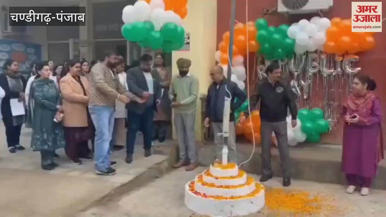 Civil Surgeon hoisted tricolor flag at Civil Hospital Ferozepur