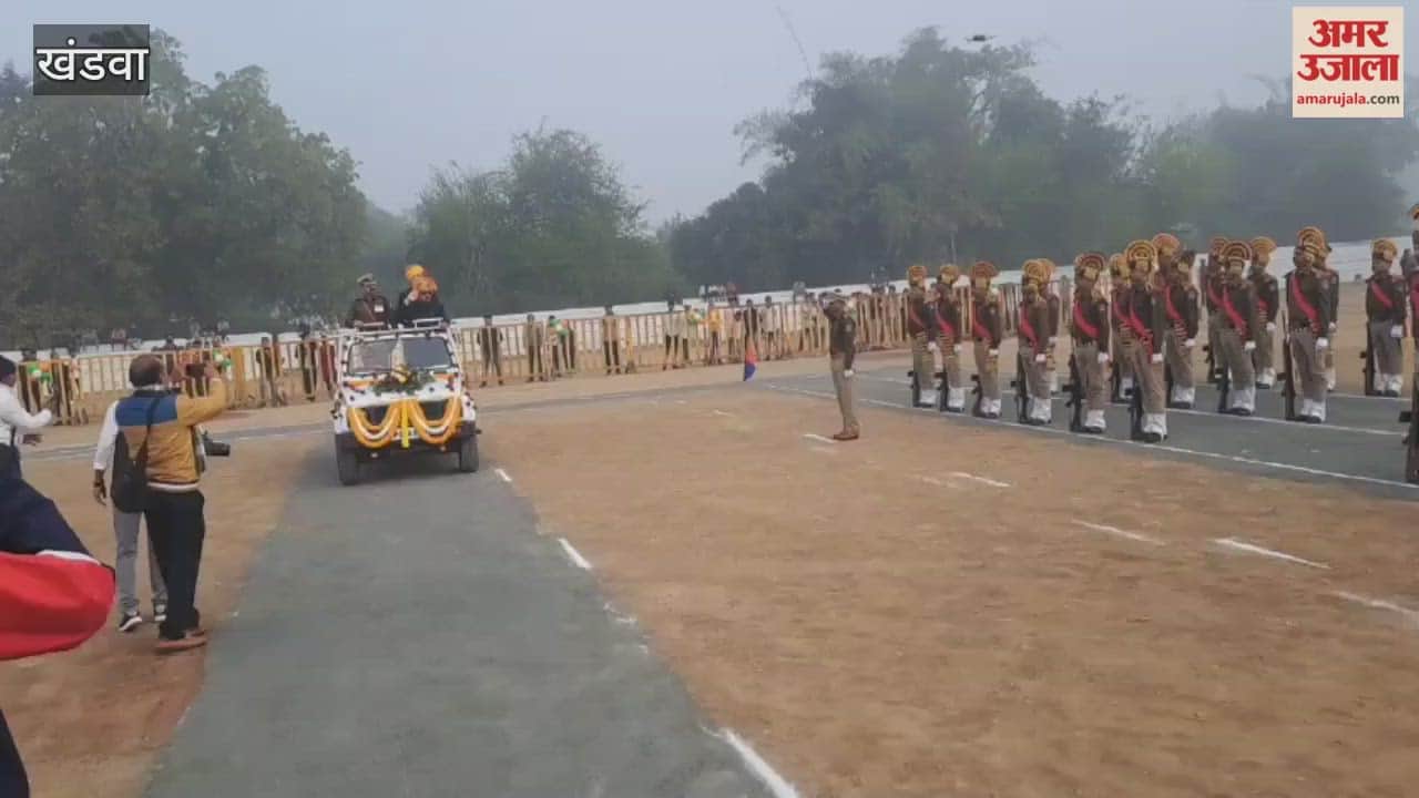 Minister Vijay Shah seen running away from media during Republic Day function