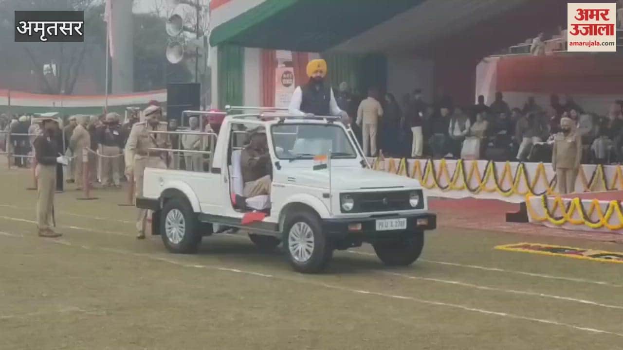 Minister Hardeep Singh Mundian hoisted tricolor flag on Republic Day In Amritsar