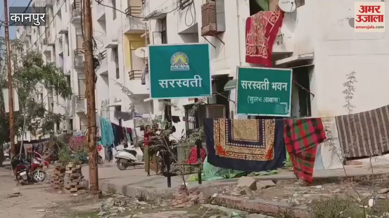 Kanpur: Broken roads and waterlogging problems in Shatabdi Nagar