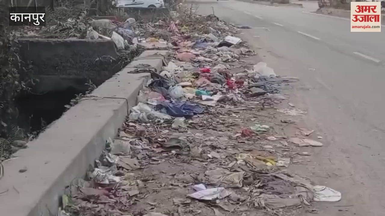 Kanpur: The Indira Nagar Kalyanpur crossing road is covered in garbage