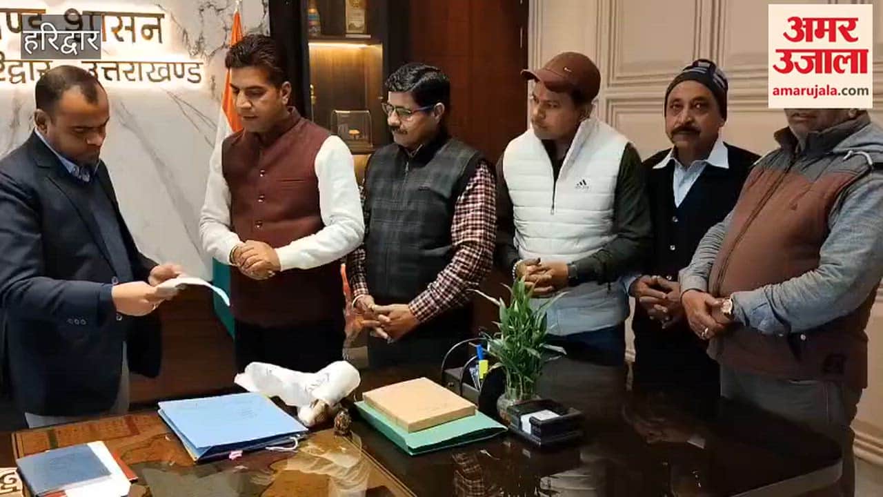 Haridwar News Members of traders association met with dm demanded strict action against those polluting Ganges riverbank