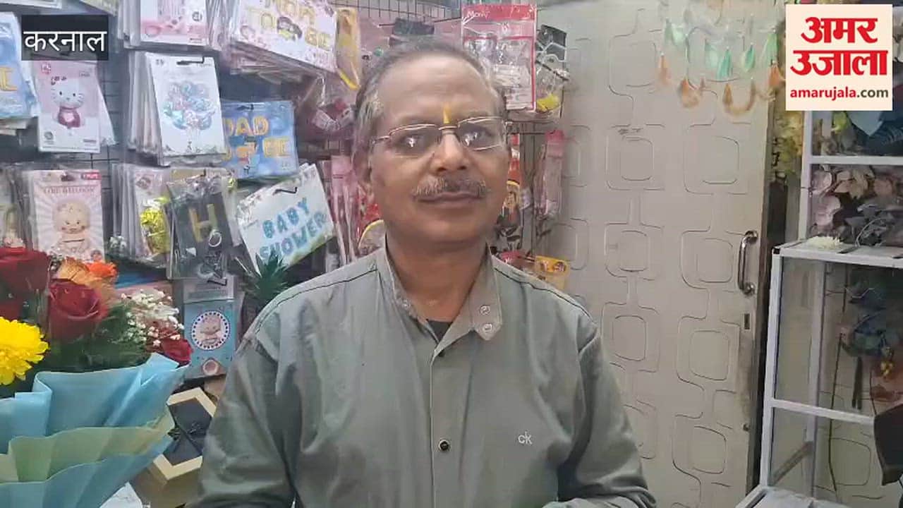 In Karnal, bouquets of currency notes and dollars became a favourite.