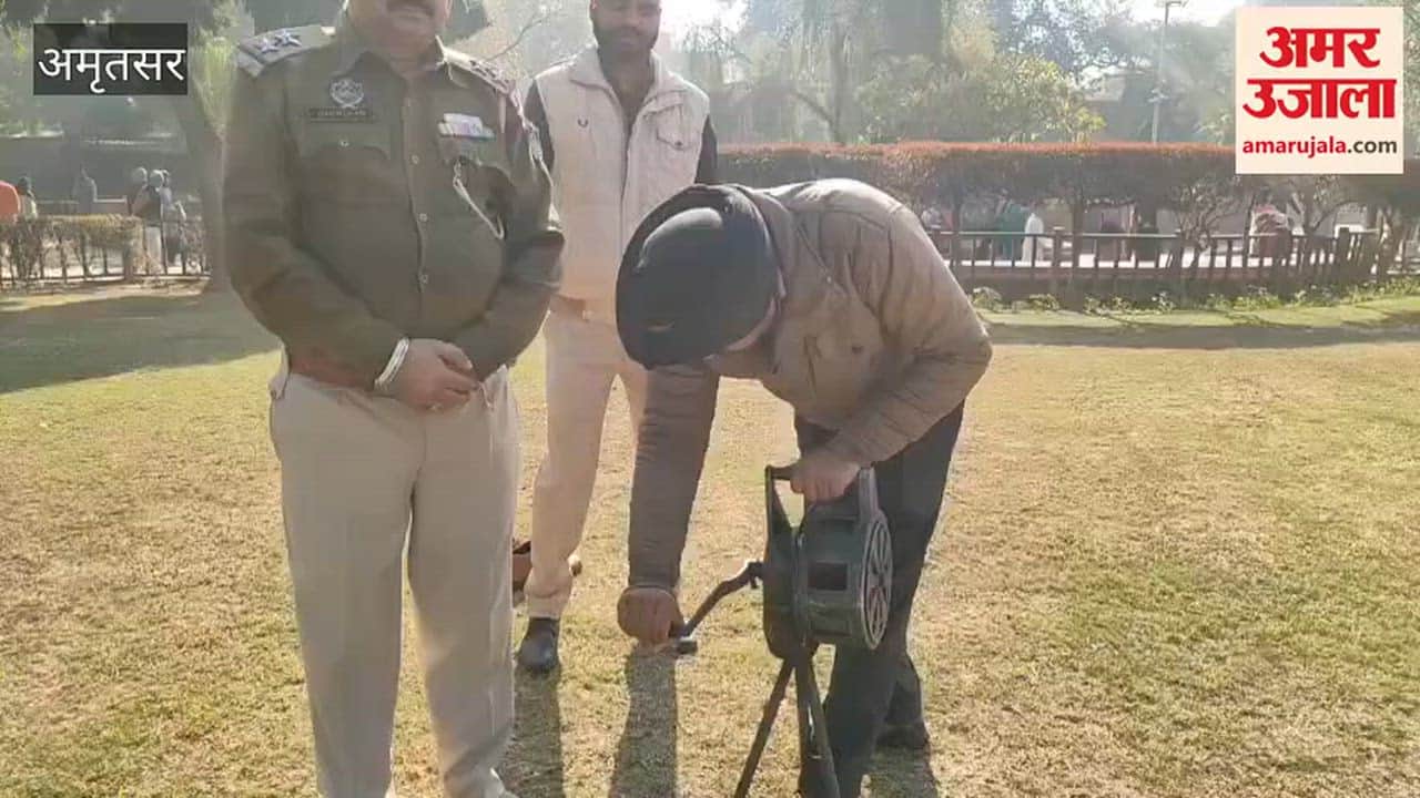 Tribute to the martyrs at Jallianwala Bagh