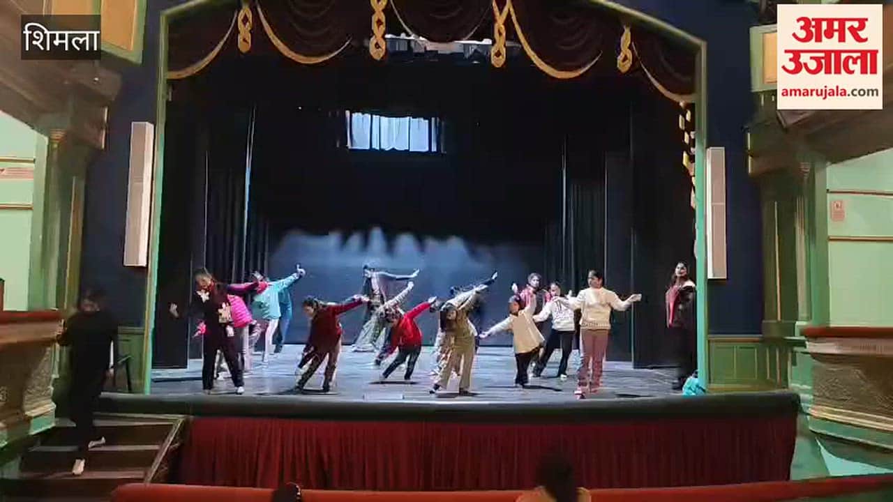 Shimla Children from the Gaiety Theatre hobby classes rehearsed on stage; performances will be held tomorrow