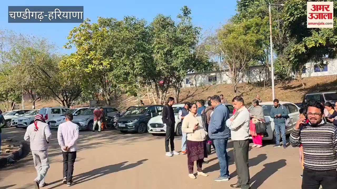 Following a threat to the Punjab Secretariat, the Haryana Civil Secretariat was also evacuated.