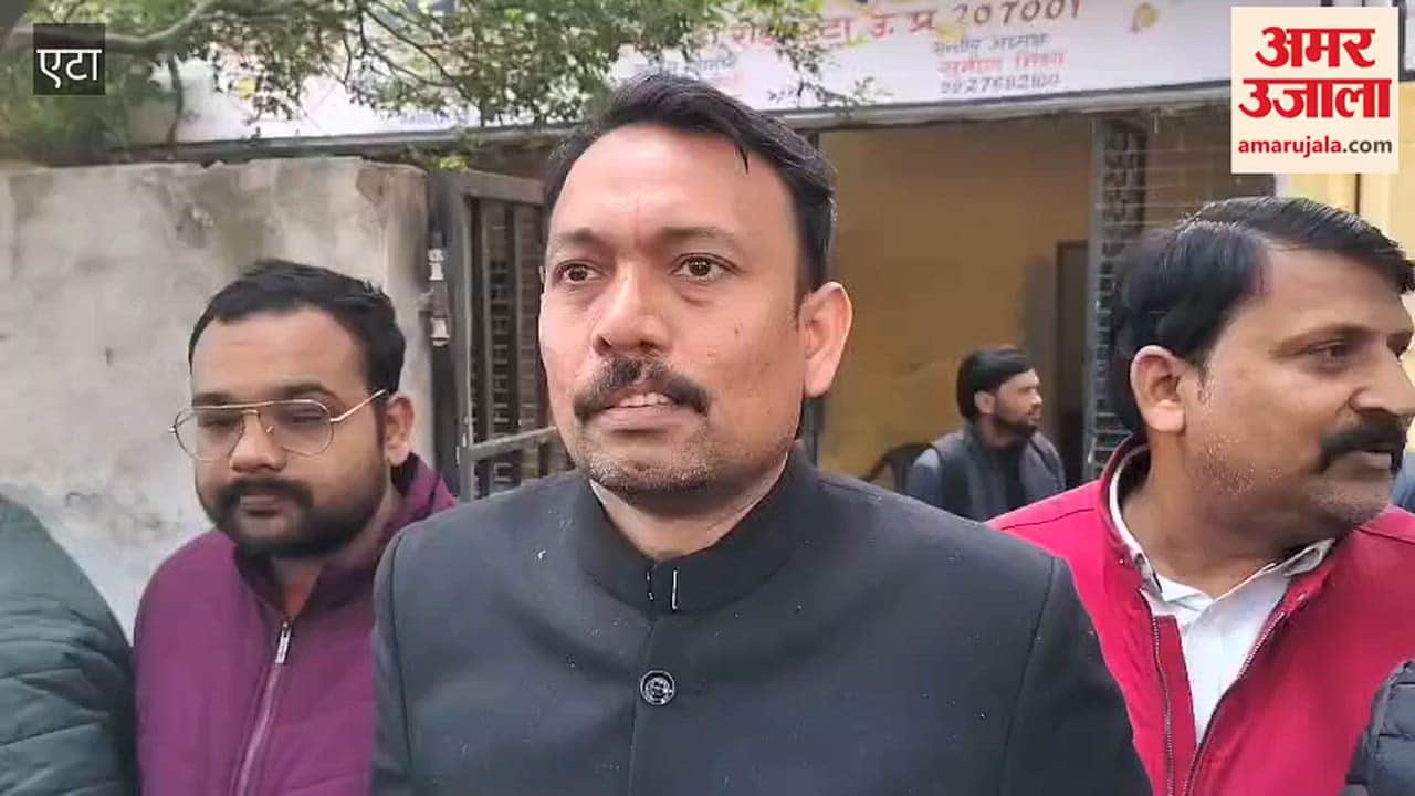 Alankar Agnihotri reached Etah garlanded the statue of Shaheed Bhagat Singh