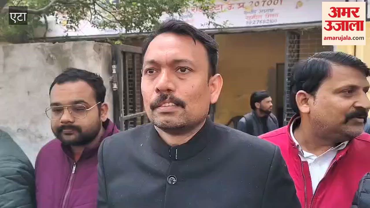 Alankar Agnihotri reached Etah garlanded the statue of Shaheed Bhagat Singh
