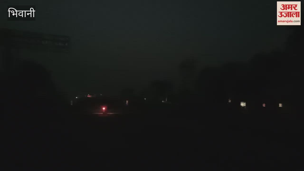No streetlights on Pilani Road railway overbridge