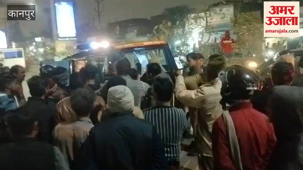 Kanpur: Drunk man's antics cause traffic jam on GT Road