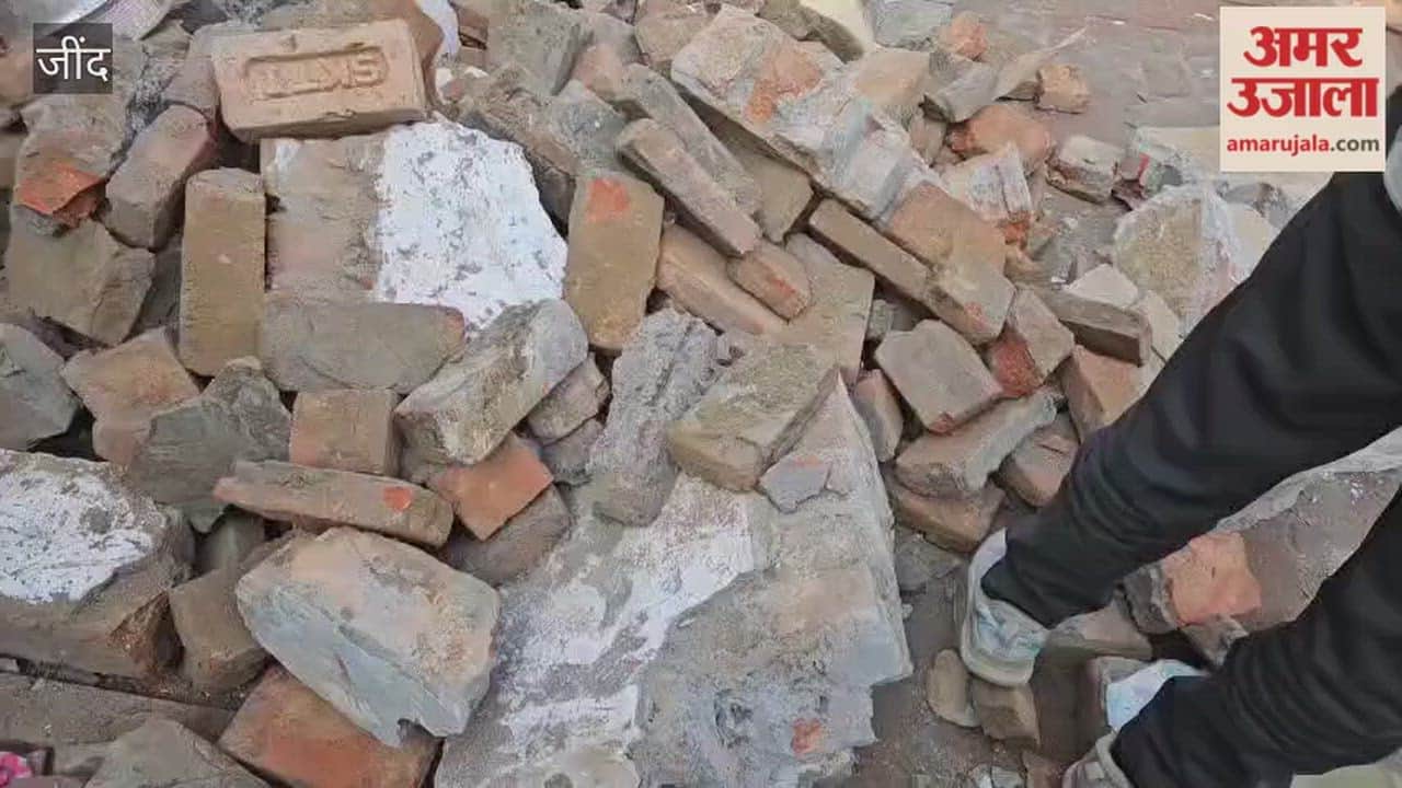 mother and daughter died in Narwana, Jind, when the roof of their house collapsed, plunging the area into mourning