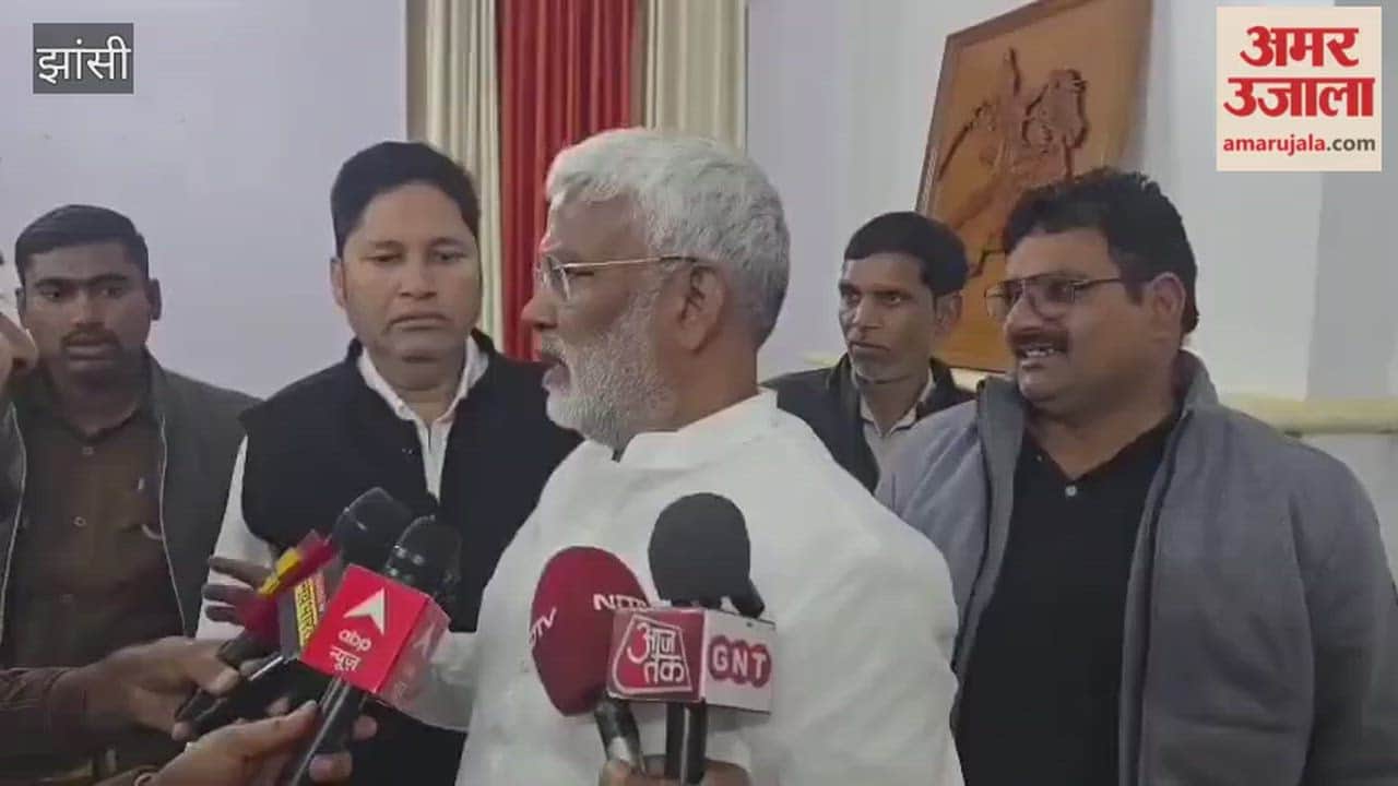 Minister Swatantra Dev, who reached Jhansi, said on the Mahoba incident – MLAs should have met in the circuit house instead of on the road