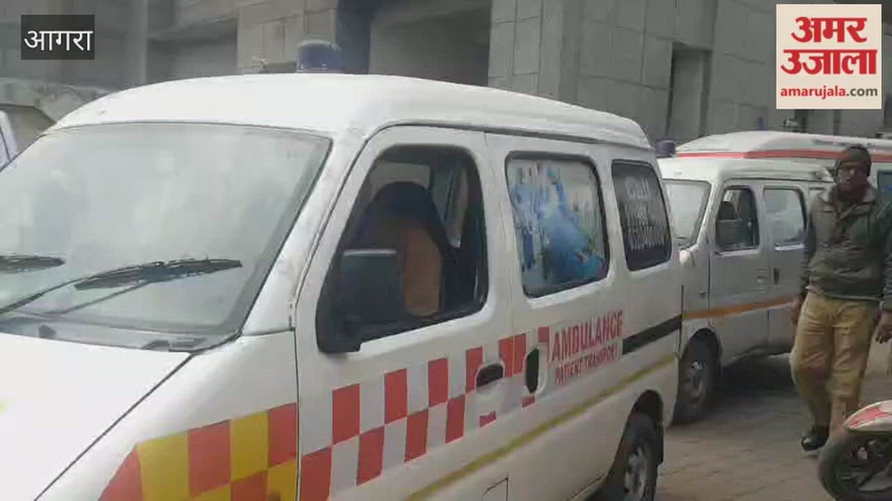 Five people died in Agra road accident dead bodies reached post mortem house