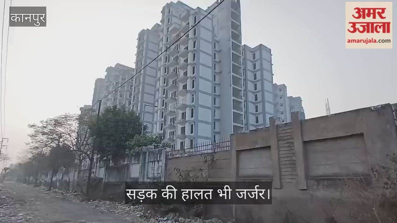 कानपुर: कृष्ण विहार मार्ग बना डम्पिंग यार्ड, कूड़े के पहाड़ के बीच से गुजरने को मजबूर लोग