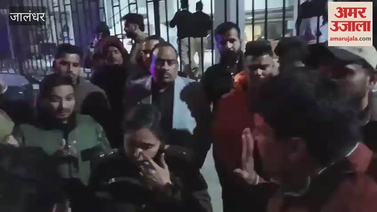 BMW And Fire Brigade Vehicle Collide Female Inspector Accused Of Bias Jalandhar