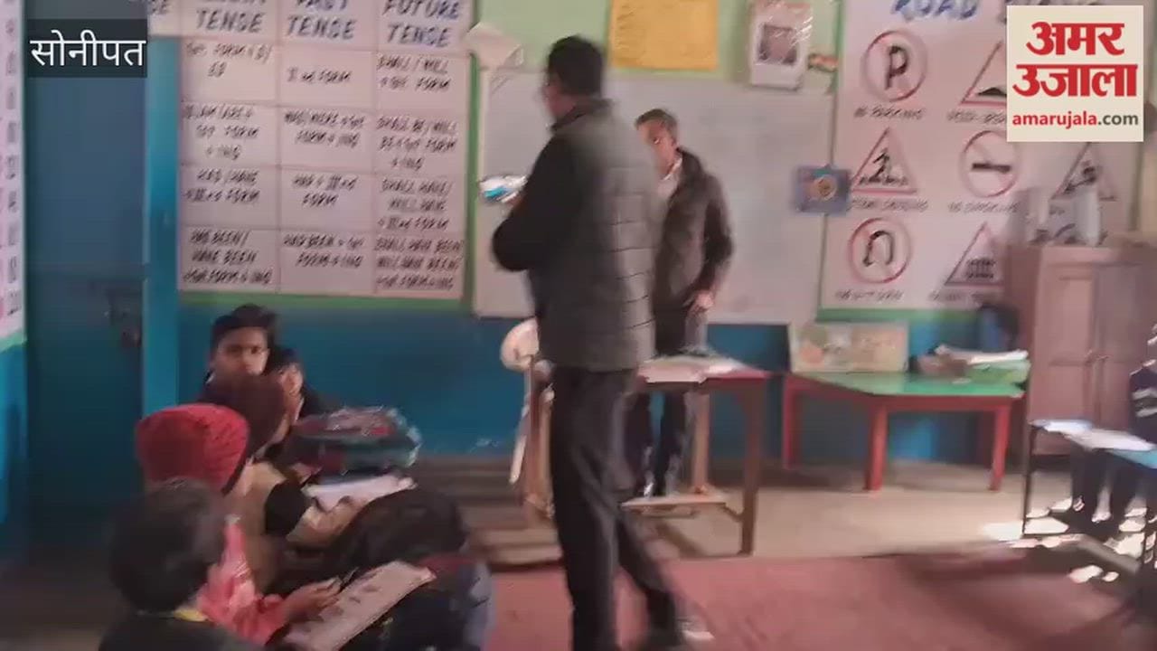 Deputy Commissioner Sushil Sarwan inspected the school