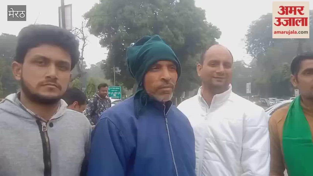 Demand for the construction of a service road on the Delhi-Meerut Expressway.