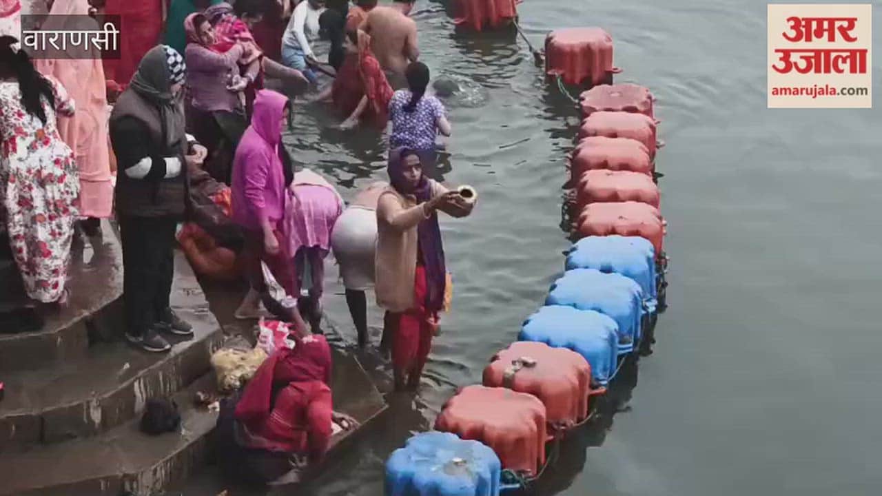 Devotees took dip in Ganges River and performed acts of charity