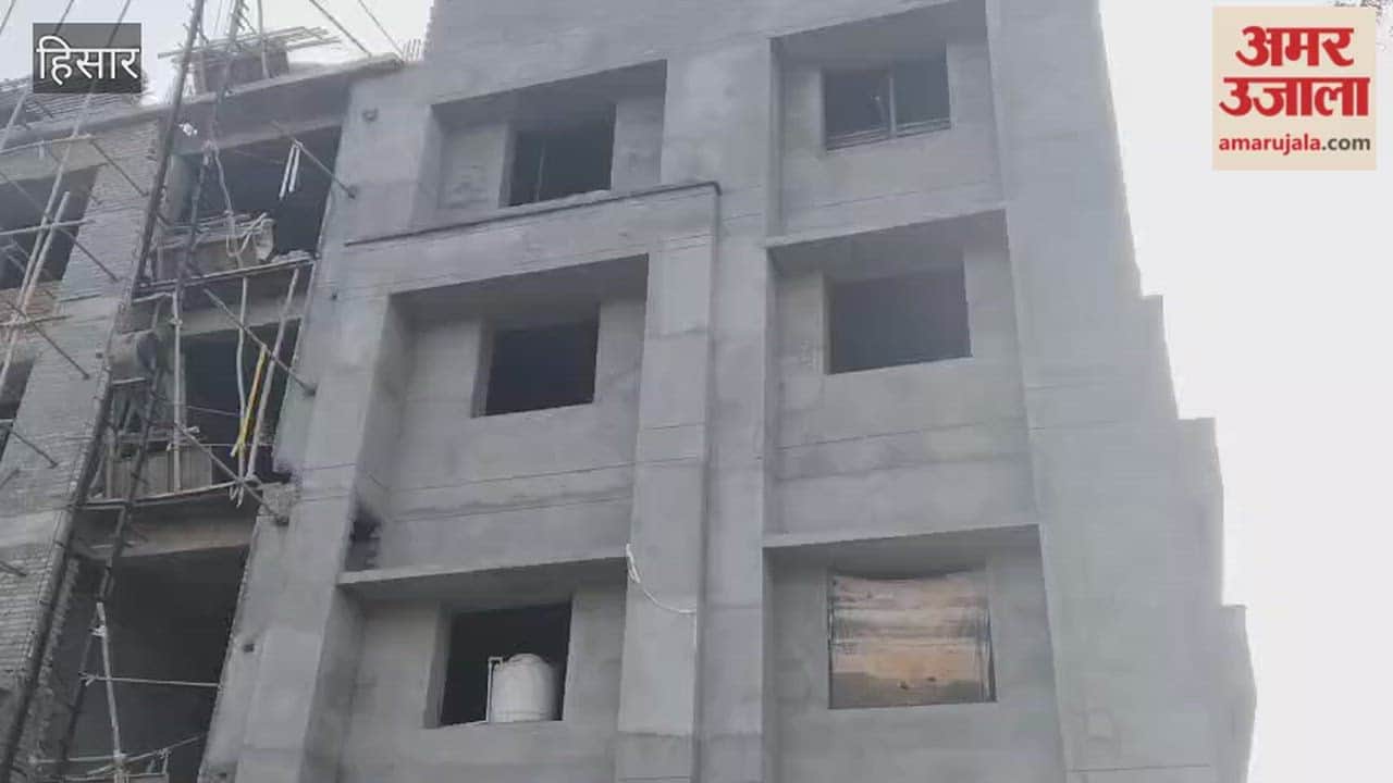 In Hisar, the construction of the rest house could not be completed even after the deadline had passed.