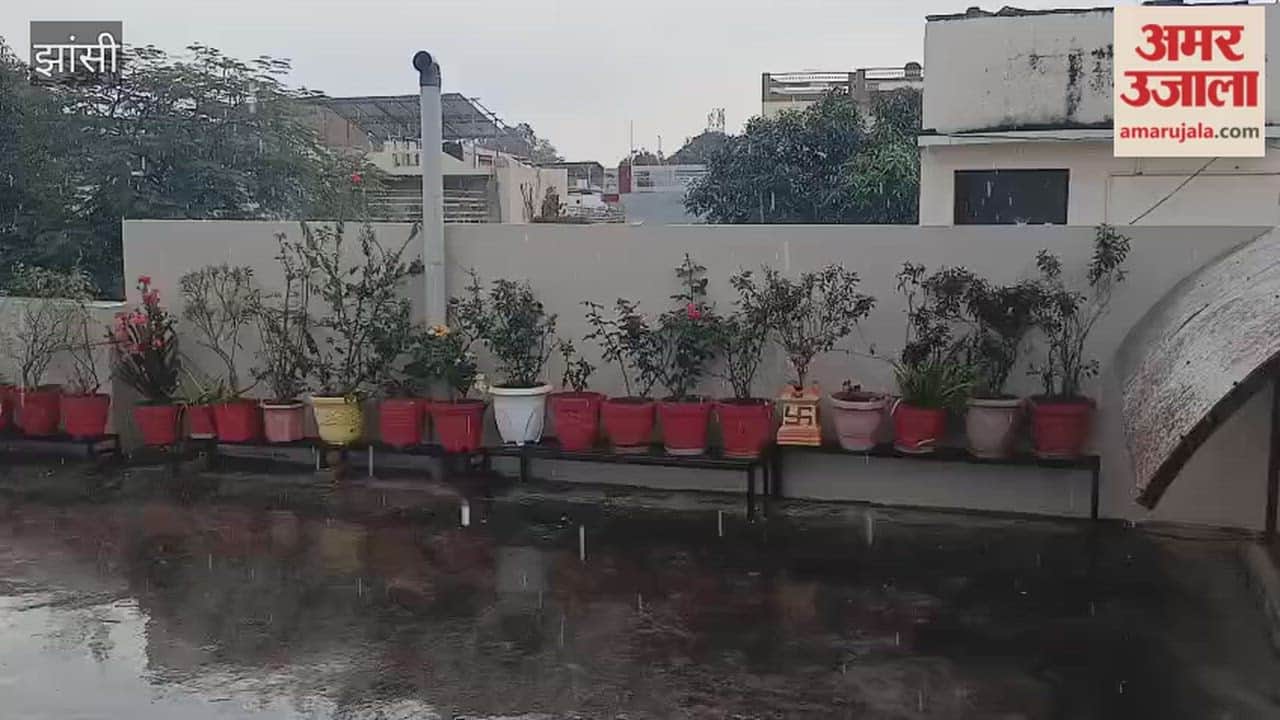 Heavy rains lash Jhansi, the weather department had already issued an alert.