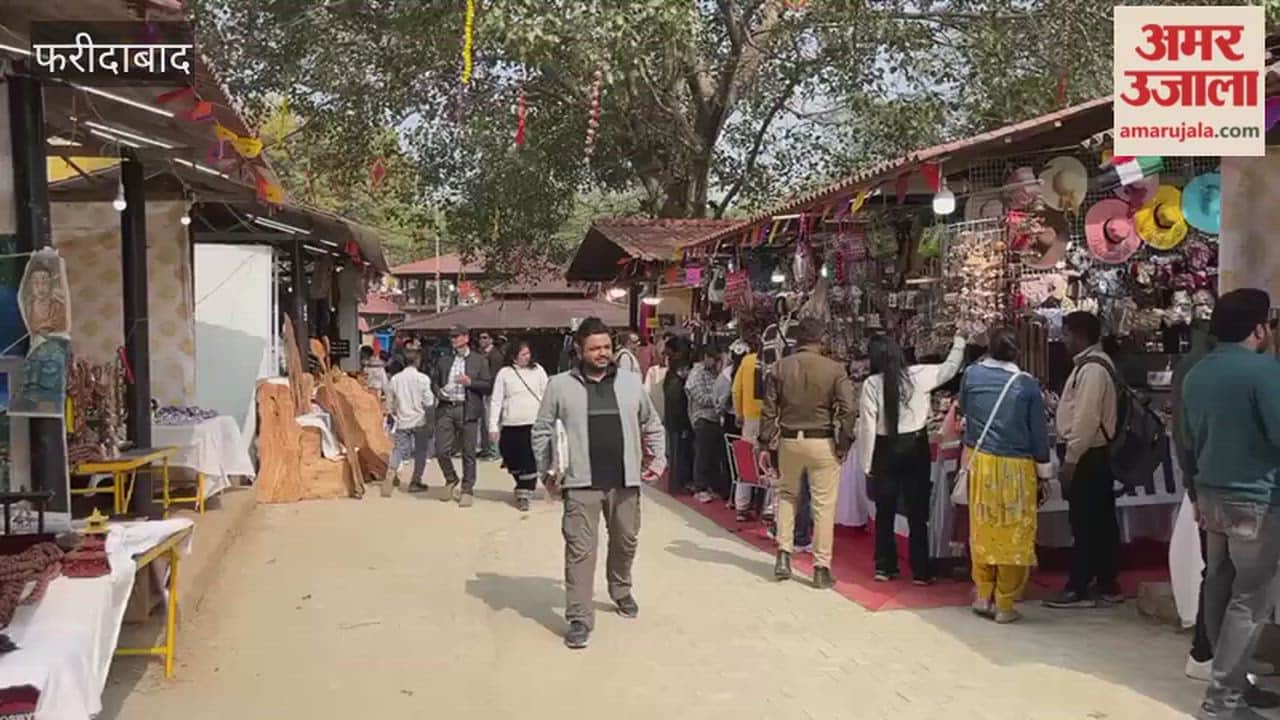 crowd of tourists increased on the second day of the Surajkund Mela