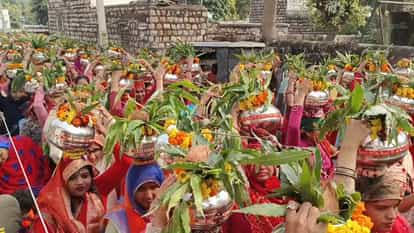 On the occasion of the Virat Hindu Conference, a grand Kalash Yatra was taken out with faith and devotion