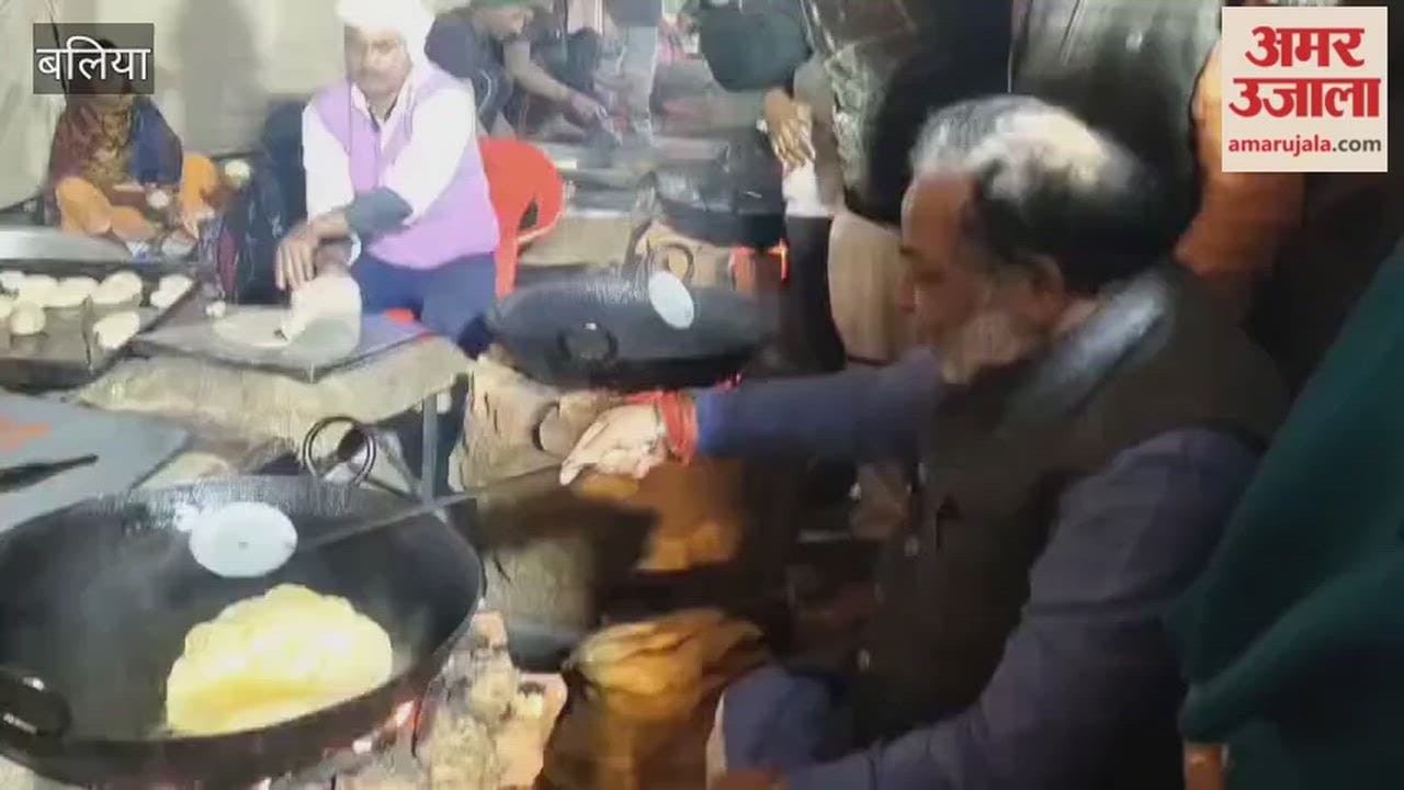Transport Minister ate fried puris at the Durga temple annual festival