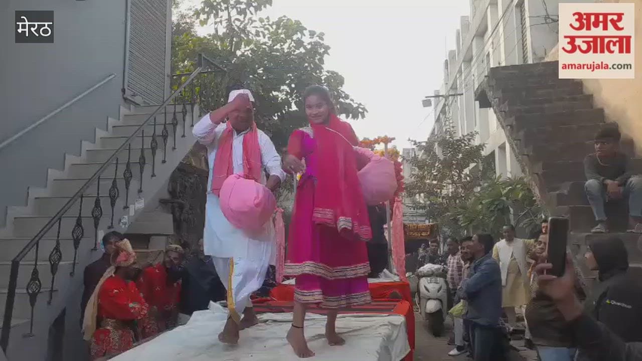 Meerut: The tableaux of the procession captivated the mind