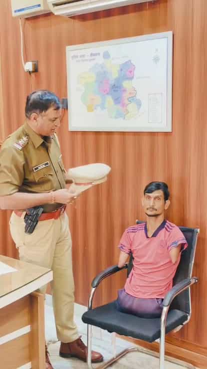 The police station officer made a new Vishal present, a handicapped person