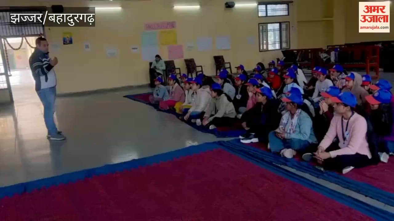 In Bahadurgarh, female volunteers were given the message to adopt a healthy lifestyle.