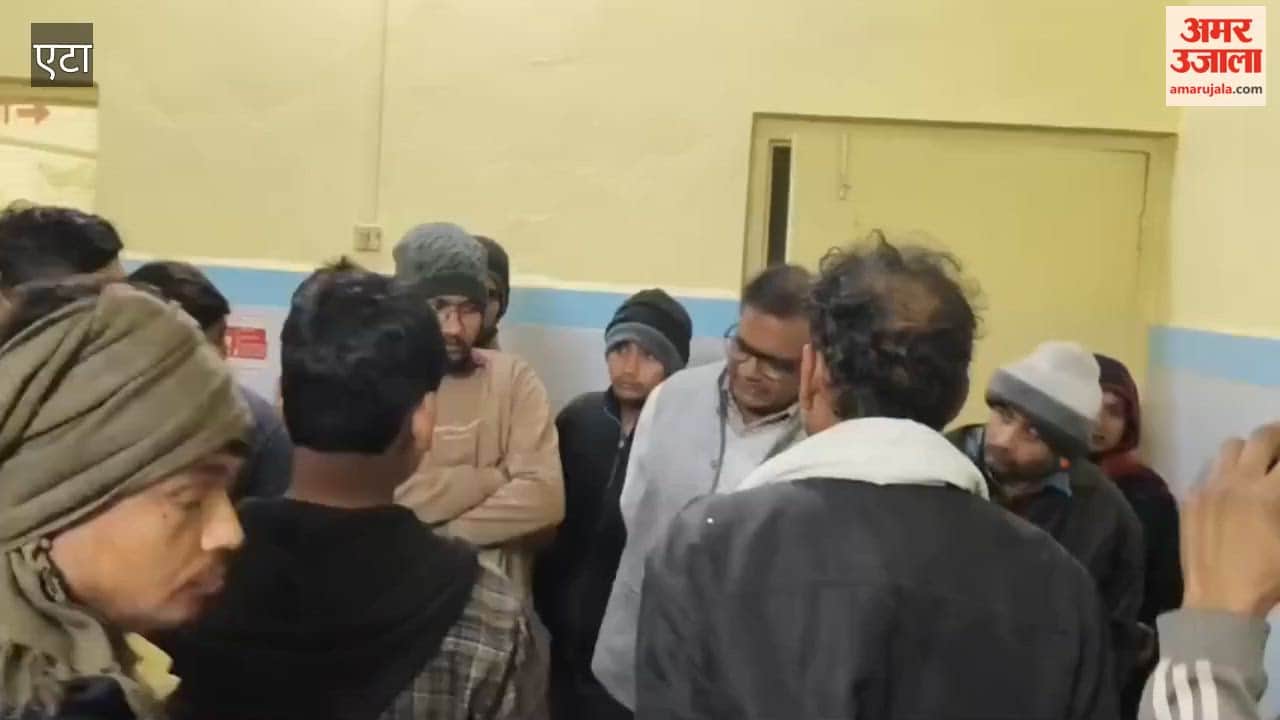 E-rickshaw collides with tractor, driver seriously injured