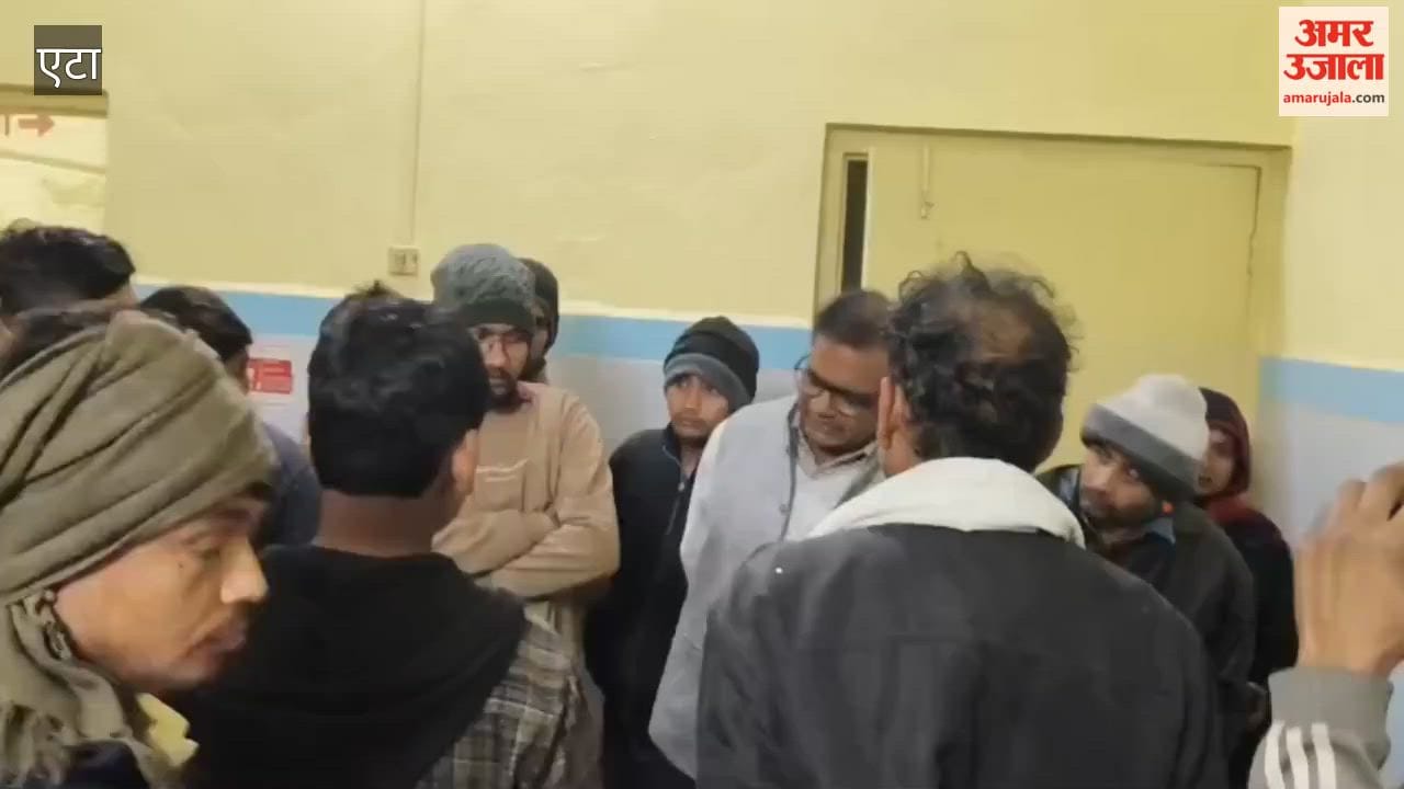 E-rickshaw collides with tractor, driver seriously injured