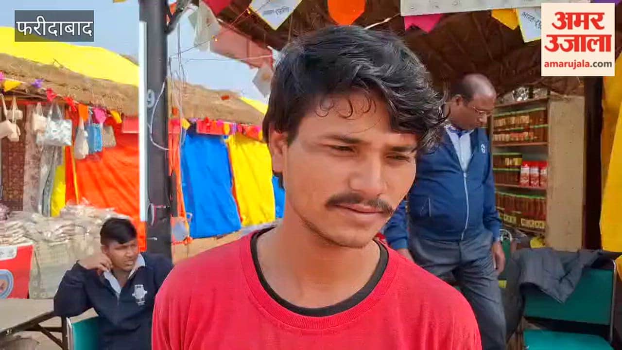 The pure pickles from Indore are spreading their aroma at the fair in Faridabad.