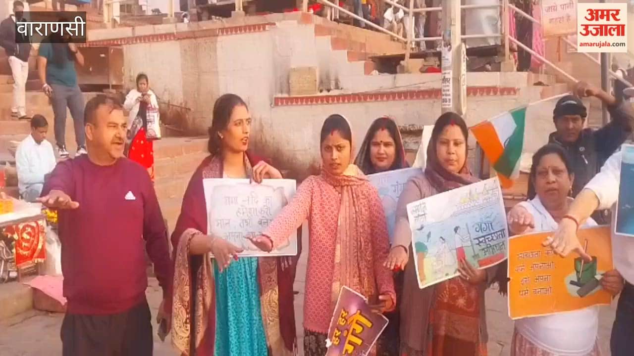 message of faith conveyed through cleanliness cleaning campaign at Dashashwamedh Ghat