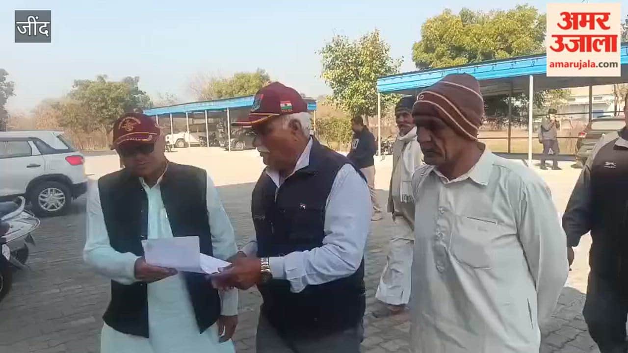 Former soldiers in Julana, Jind, submitted a memorandum to the Sub-Divisional Magistrate (SDM).