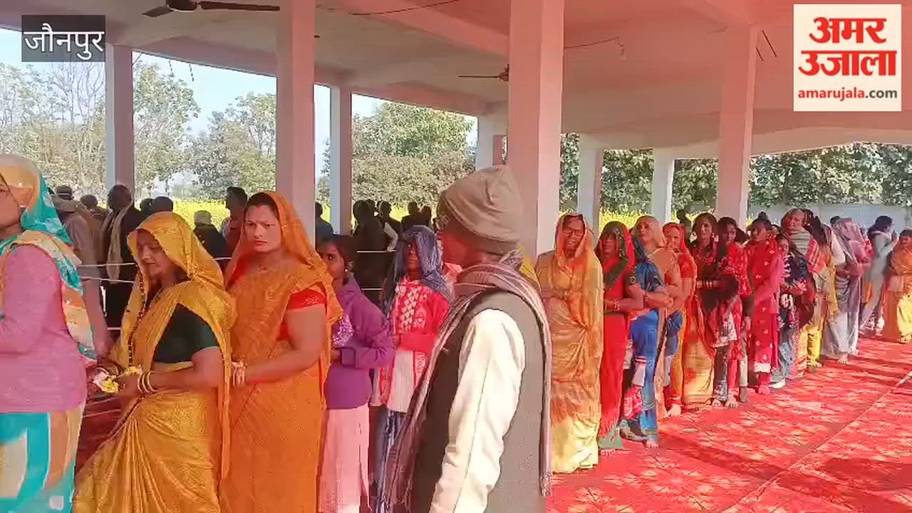 huge crowd of devotees gathered to see Garhwa Ghat Swami in jaunpur