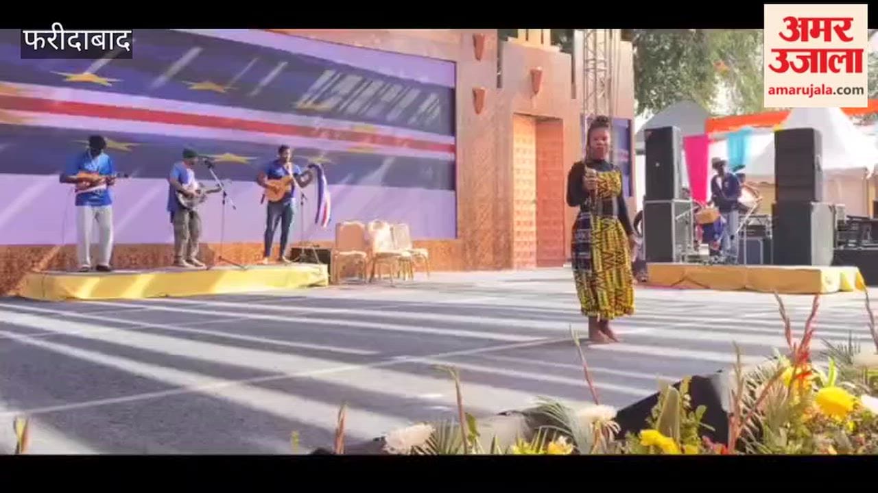 At main stage of the Surajkund Mela artists from Cape Verde performed the song Vande Mataram