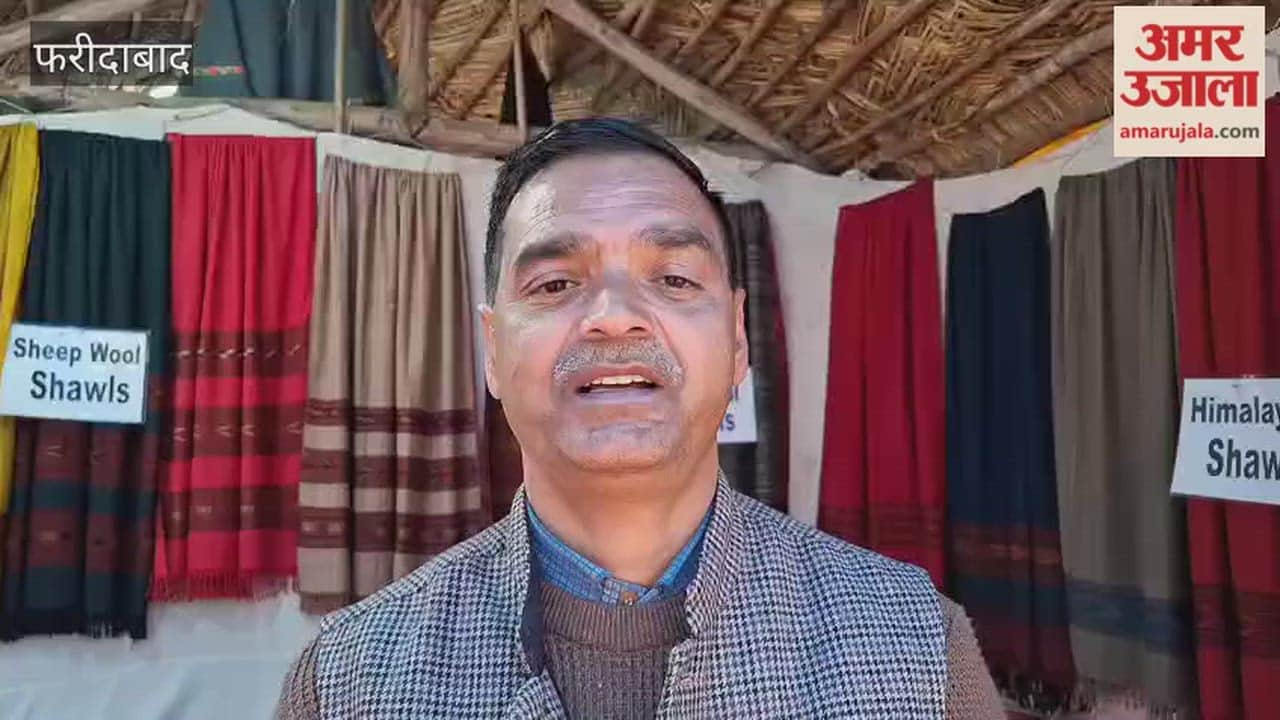 People are liking Himachali shawls and garments at the Surajkund Mela