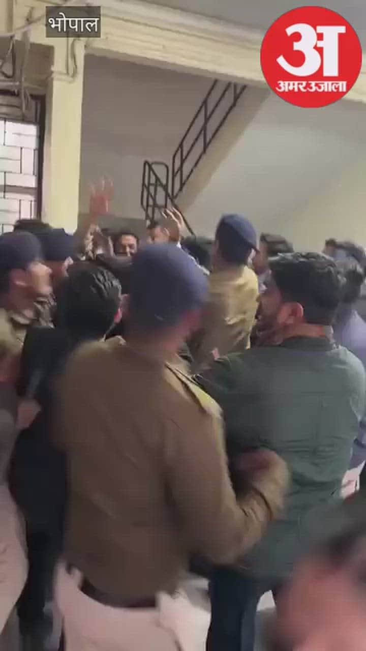 Lawyers beat up a man who allegedly misdeed an 11th-grade student in a car