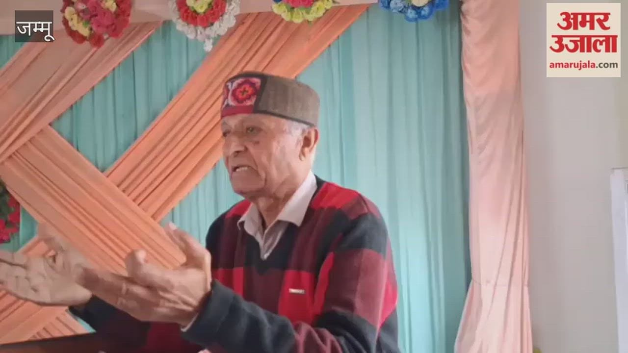 Dogra singer Raman Salathia from Samba was honored by Amar Kshatriya Rajput Sabha.