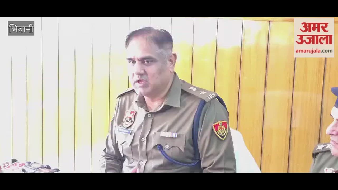 In Bhiwani, due to a gang war, henchmen of two history-sheeters opened fire in broad daylight outside the court premises.