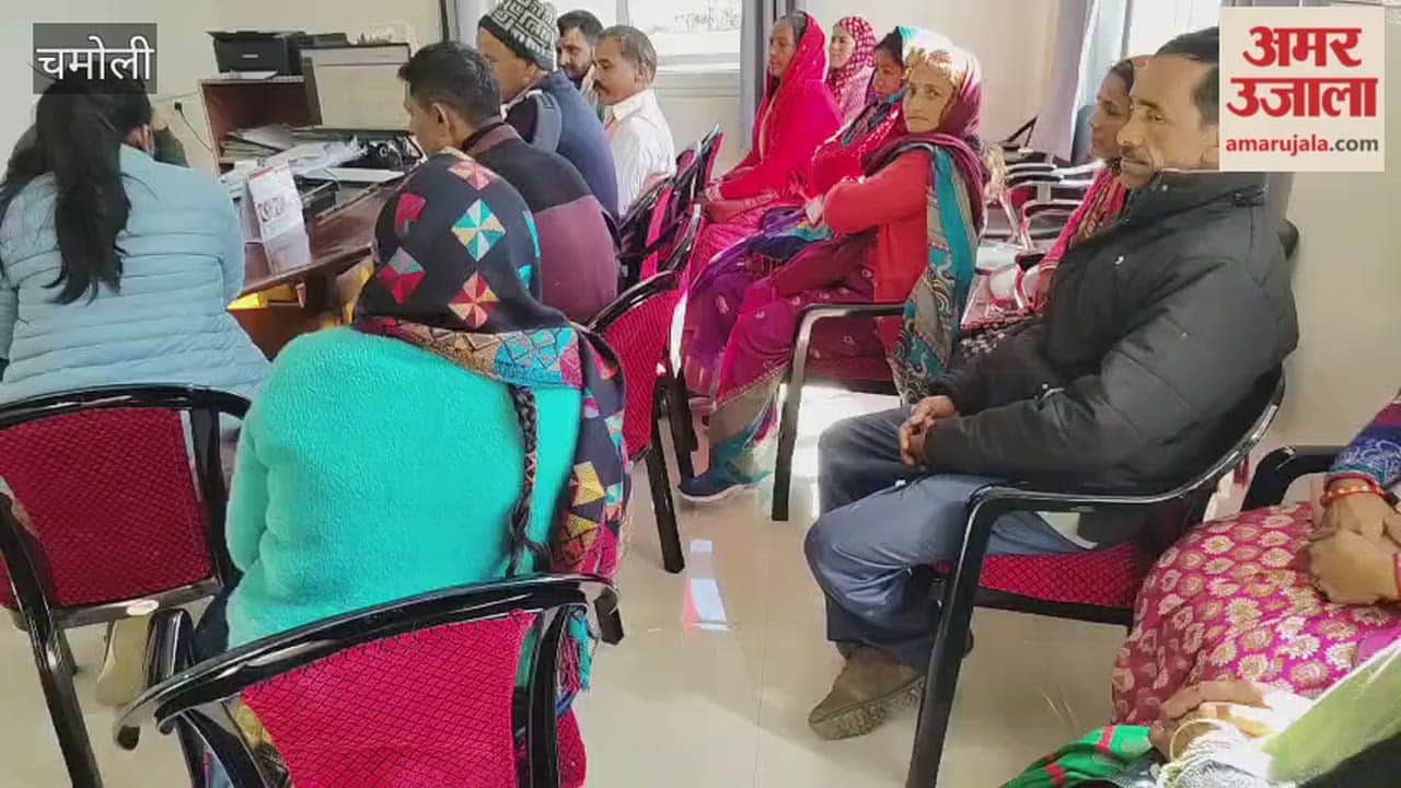 Chamoli: Villagers from Dewar village reached the Public Works Department office in Tharali to demand road construction