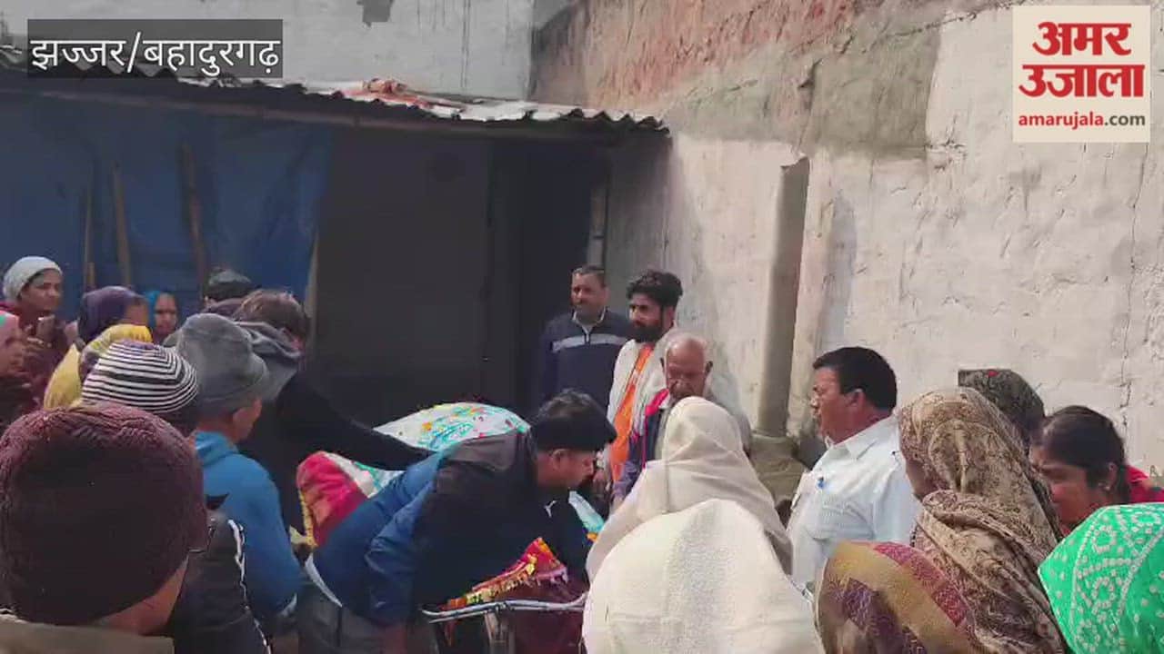 In Bahadurgarh, a cow that had been a part of the family for 22 years was given a final farewell with a band and procession.