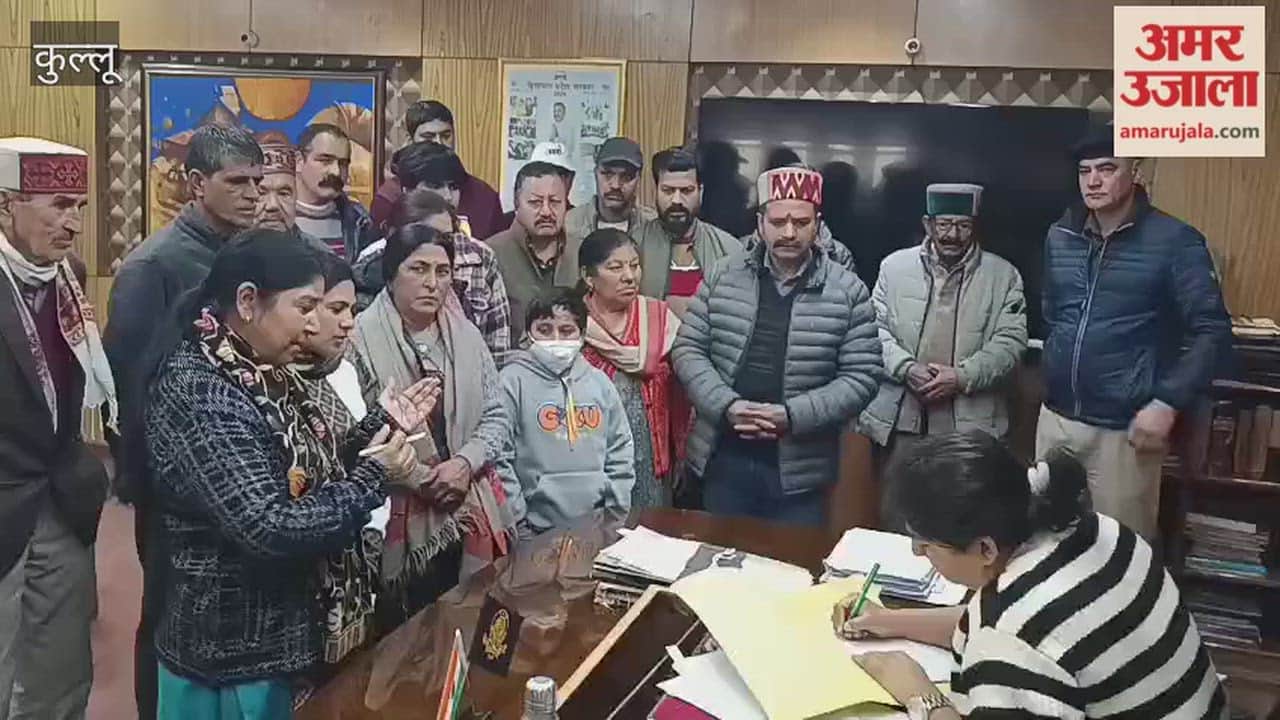 Kullu Landslide threatens Thasibhra area villagers meet with Deputy Commissioner