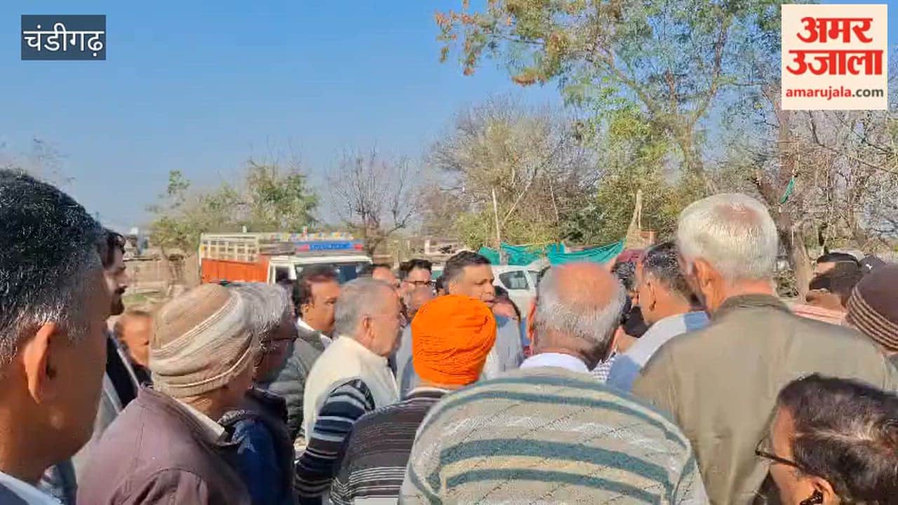 Commissioner conducts surprise inspection in Manimajra