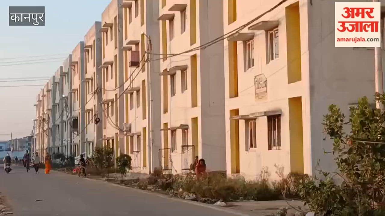 Kanpur: Filth and garbage pile up in front of apartments in Panki Phase One