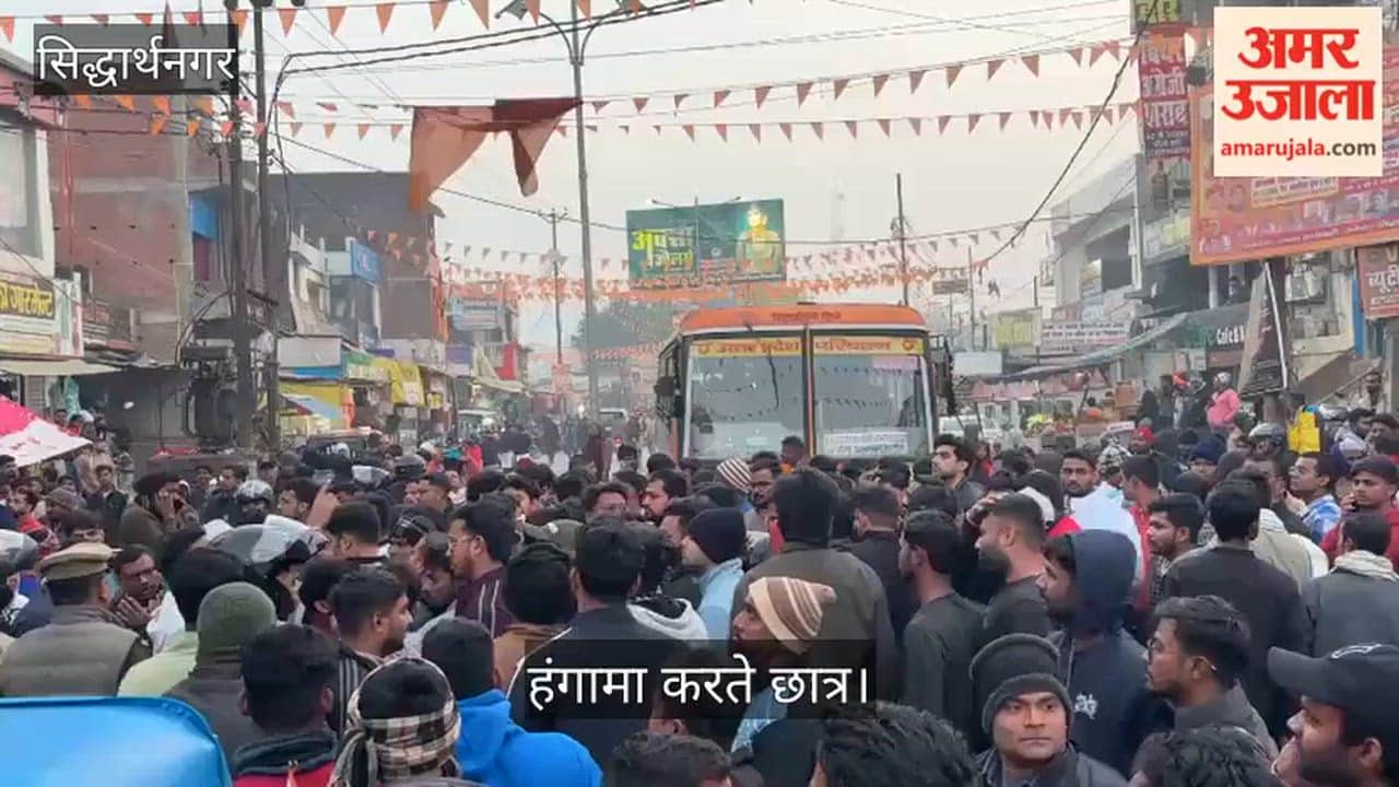 Medical college students got into a dispute with a shopkeeper.