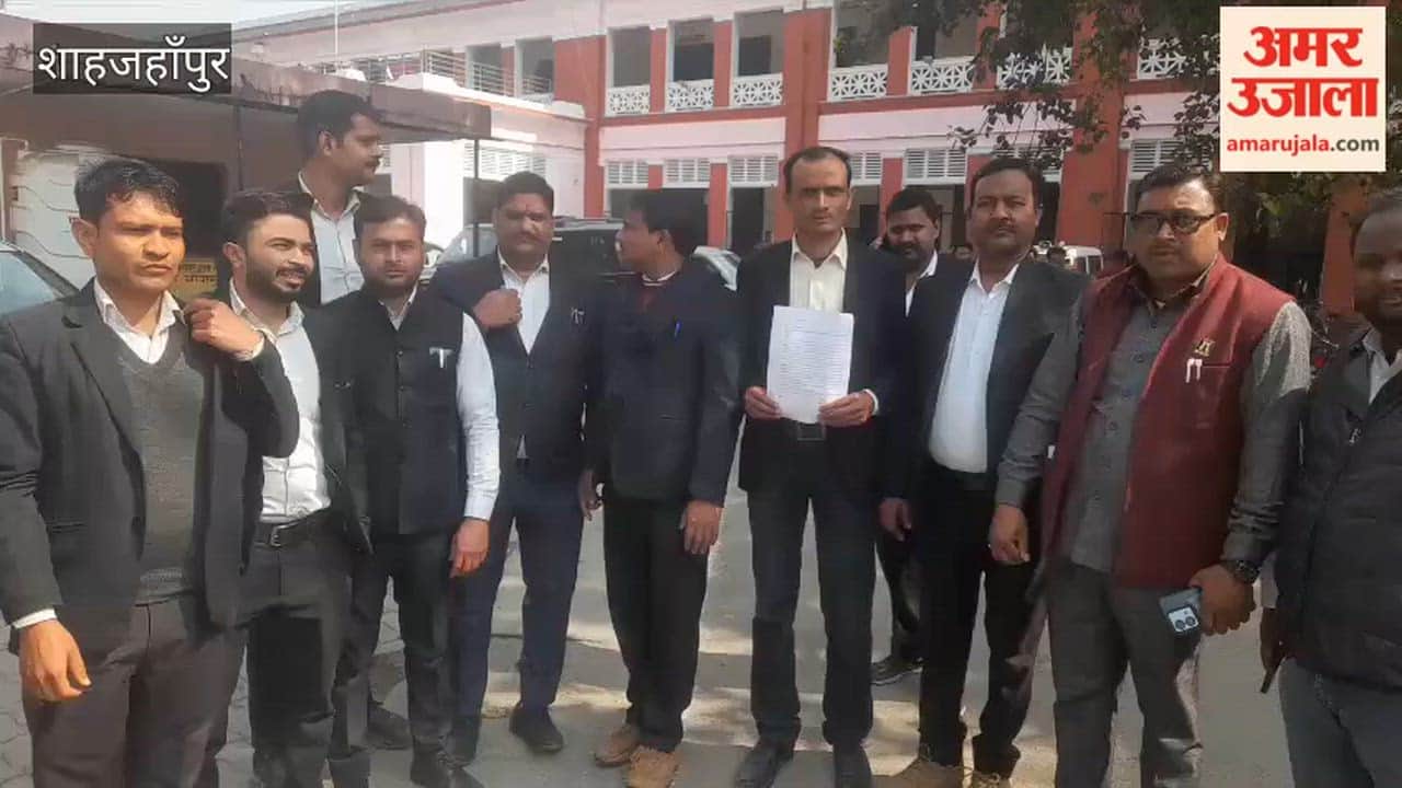 lawyers send memorandum to the Chief Minister in Shahjahanpur